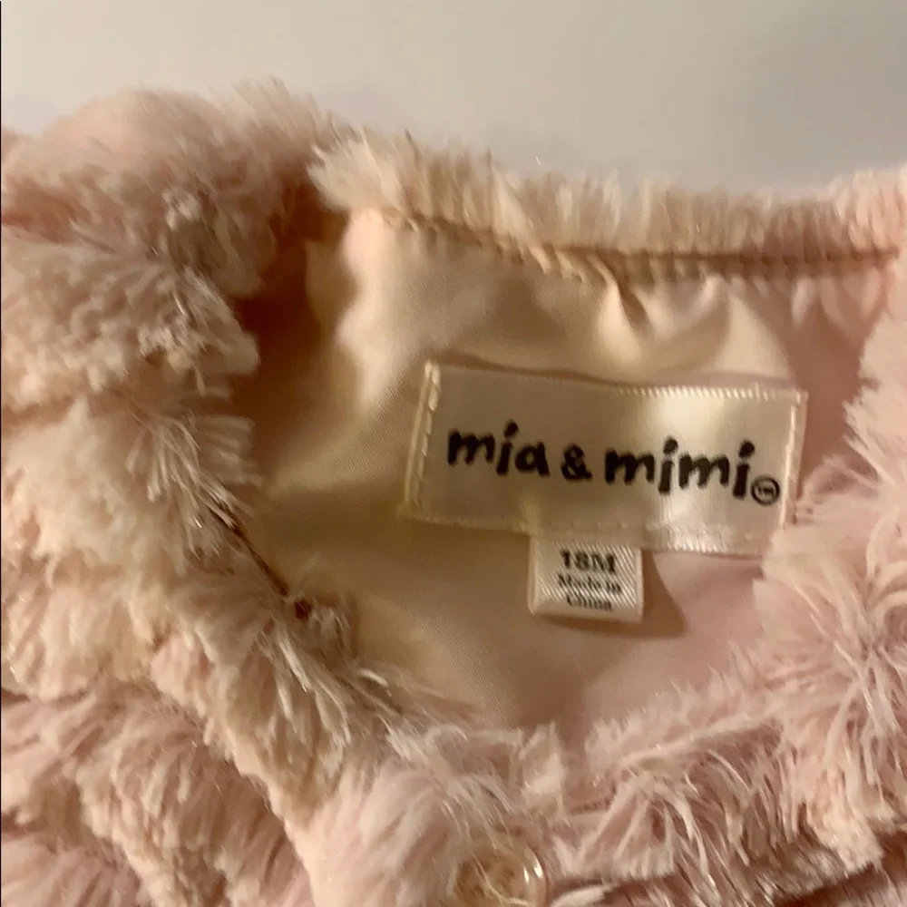 Pink faux fur Mia & Mimi stole. - Picture 4 of 6